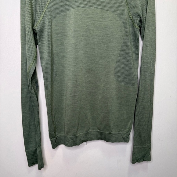 Lululemon Keep the Heat Thermal Long Sleeve Shirt Size Medium - Picture 6 of 13